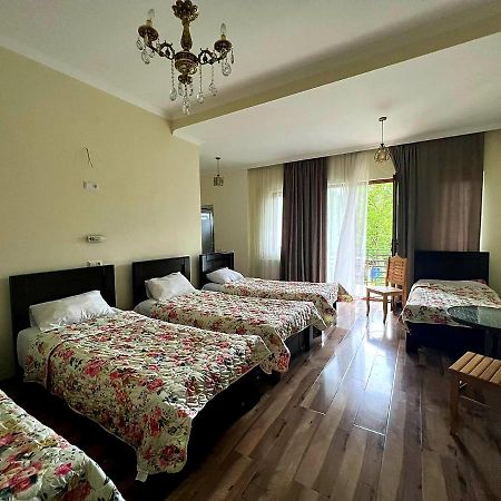 Four Seasons In Kutaisi Hotell Eksteriør bilde