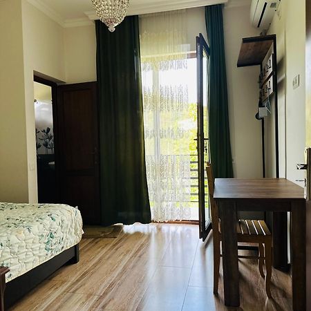 Four Seasons In Kutaisi Hotell Eksteriør bilde
