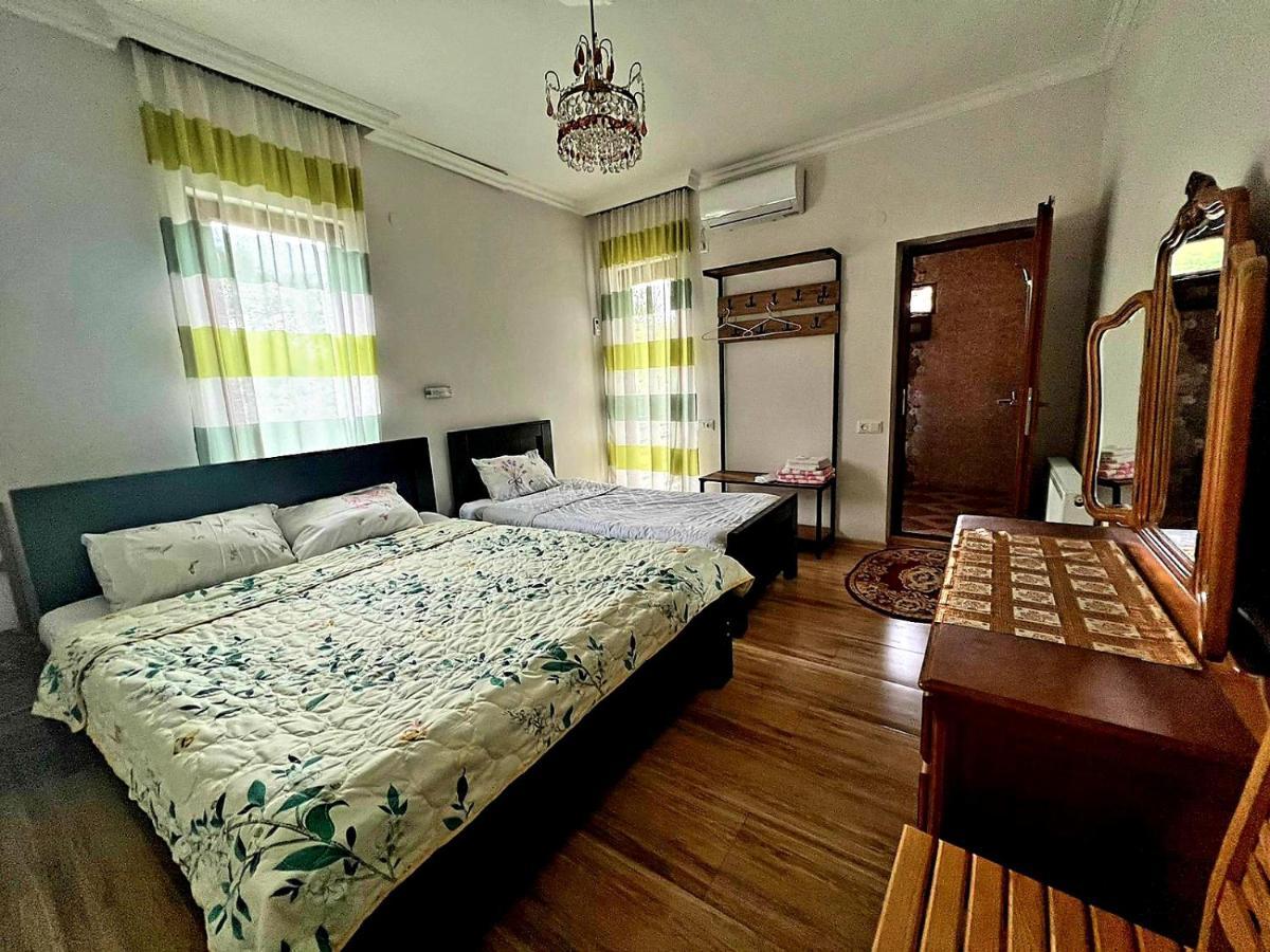 Four Seasons In Kutaisi Hotell Eksteriør bilde