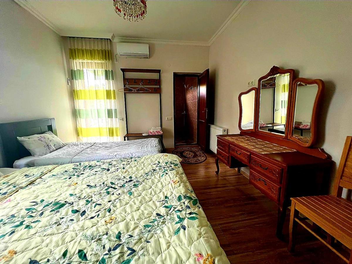 Four Seasons In Kutaisi Hotell Eksteriør bilde