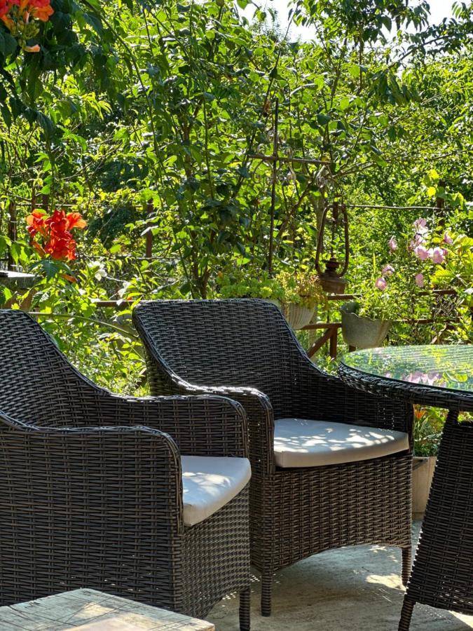 Four Seasons In Kutaisi Hotell Eksteriør bilde