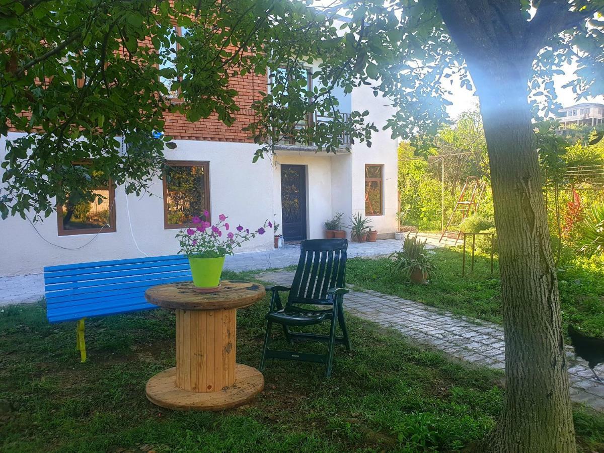 Four Seasons In Kutaisi Hotell Eksteriør bilde